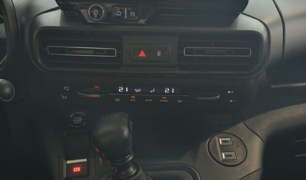 COMBO OPEL 579149 (11)