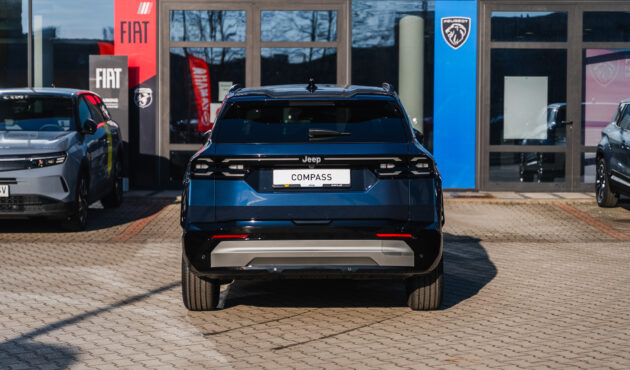 jeep-compass-niebieski-metalik-tyl-detale-reflektory-bielsko-biala-waro