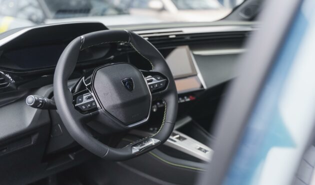 peugeot-408-nowoczesna-kierownica-multimedialna-bielsko-biala-waro