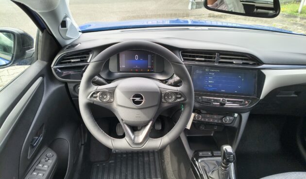Opel Corsa 2026 niebieski Oświęcim - wnętrze kokpit