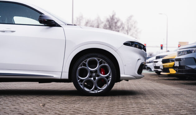 alfa-romeo-tonale-hybrid-przod-bok-felgi-bielsko-biala-waro
