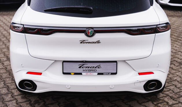 alfa-romeo-tonale-hybrid-tylna-klapa-reflektory-logo-zblizenie-bielsko-biala-waro