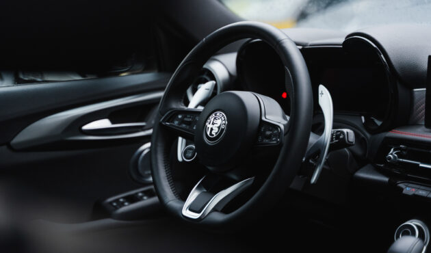 alfa-romeo-tonale-kierownica-logo-zblizenie-bielsko-biala-waro
