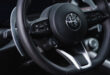 alfa-romeo-tonale-wnetrze-kierownica-zblizenie-na-logo-bielsko-biala-waro