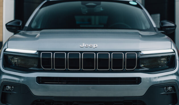 jeep-avenger-przod-zablizenie-maska-zory-waro (1)