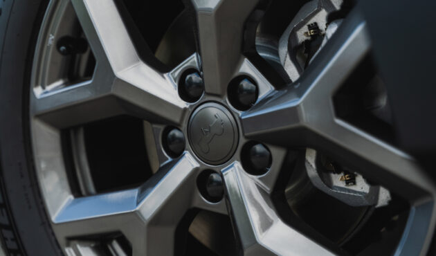 jeep-compass-brazowy-felga-zblizenie-bielsko-biala-waro