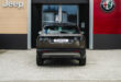 jeep-compass-brazowy-z-czarnym-dachem-tyl-zory-waro