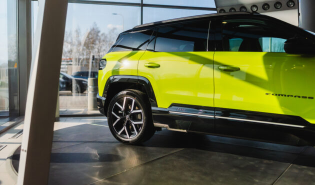 jeep-compass-tyl-ekspozycja-salon-zory-bielsko-biala-waro