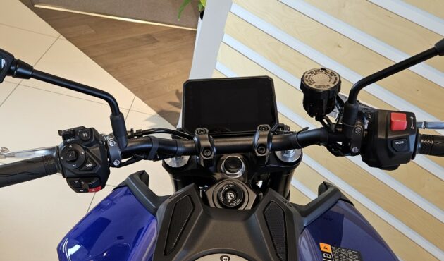 yamaha-mt-09-katowice-sterowanie