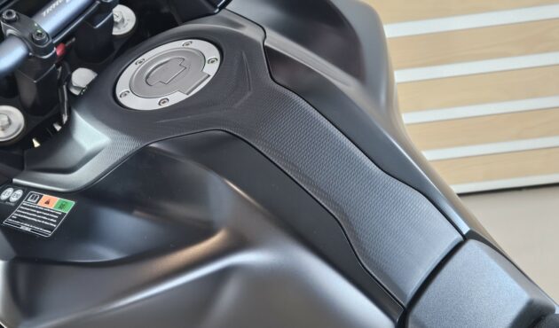 yamaha-tracer-7-GT-katowice-zbiornik