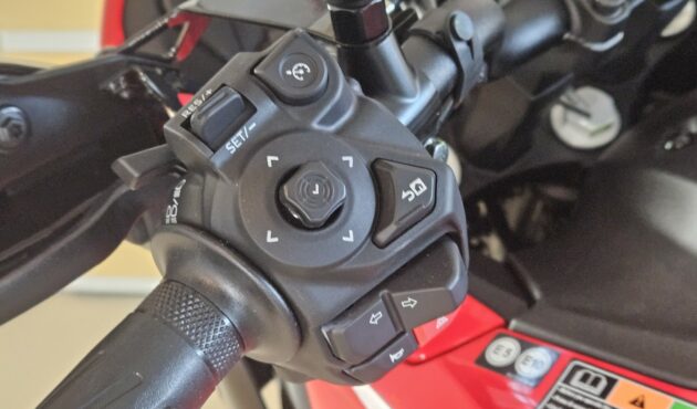 yamaha-tracer-7-katowice-sterowanie