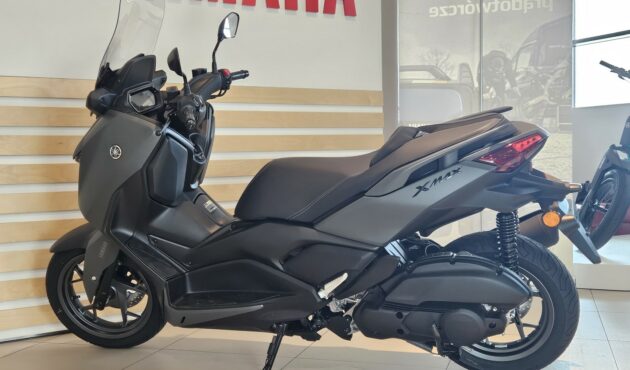 yamaha-xmax-125-katowice-lewy-bok
