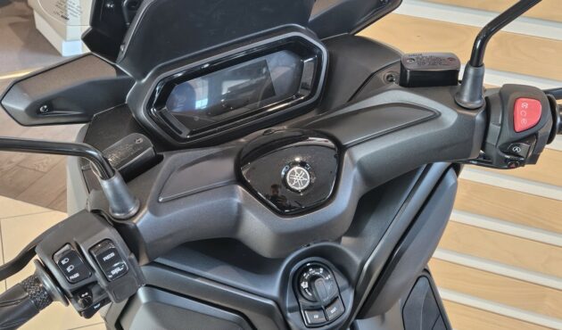 yamaha-xmax-125-katowice-wyświetlacz-sterowanie