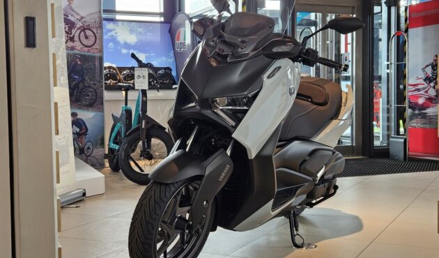 yamaha-xmax-125-tech-max-katowice-front