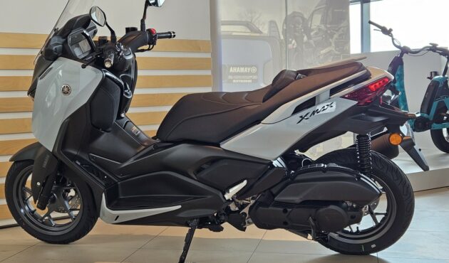 yamaha-xmax-125-tech-max-katowice-lewy-bok