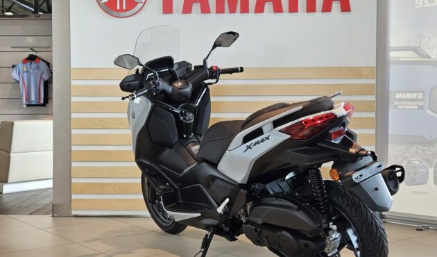 yamaha-xmax-125-tech-max-katowice-tył